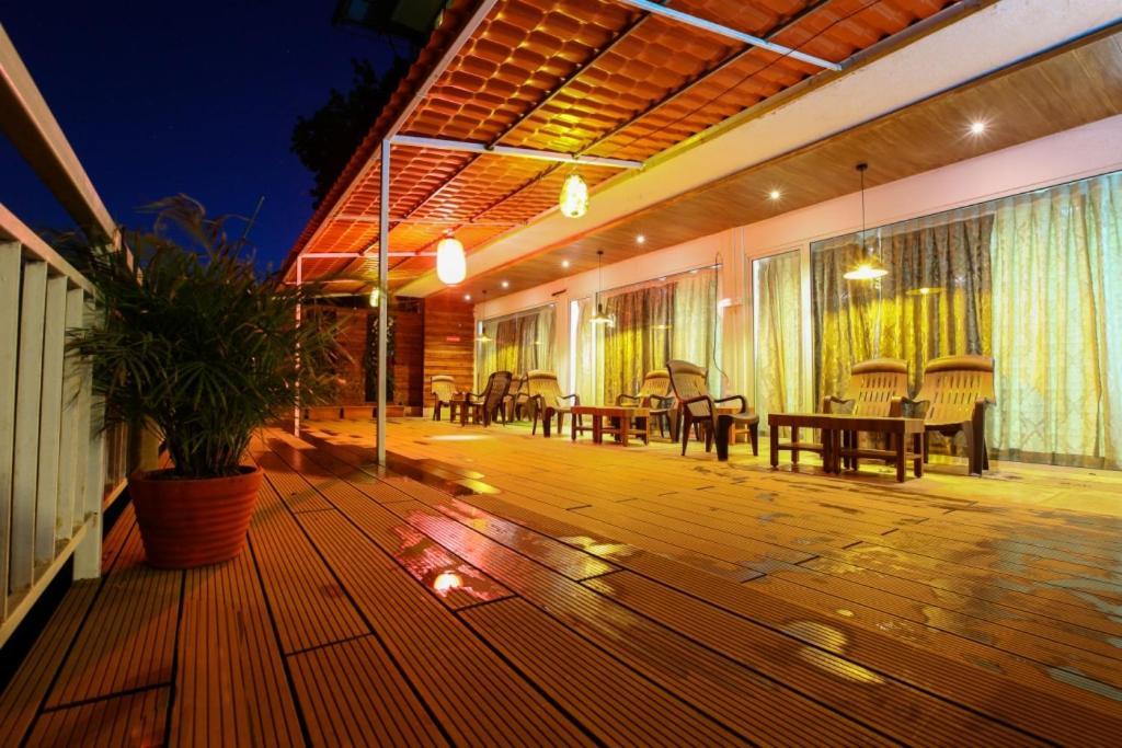 Lake View Resort Lonavala Kültér fotó