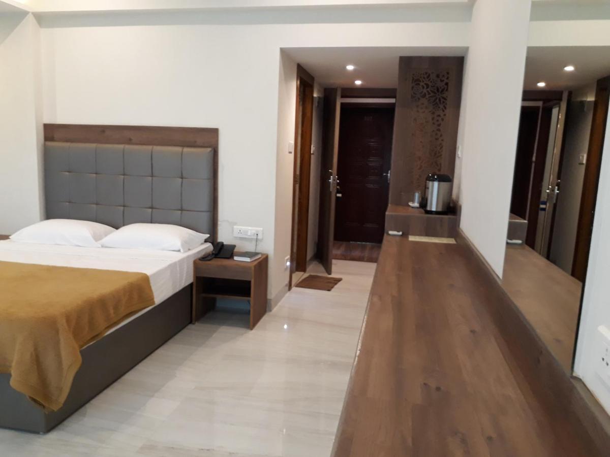 Lake View Resort Lonavala Kültér fotó