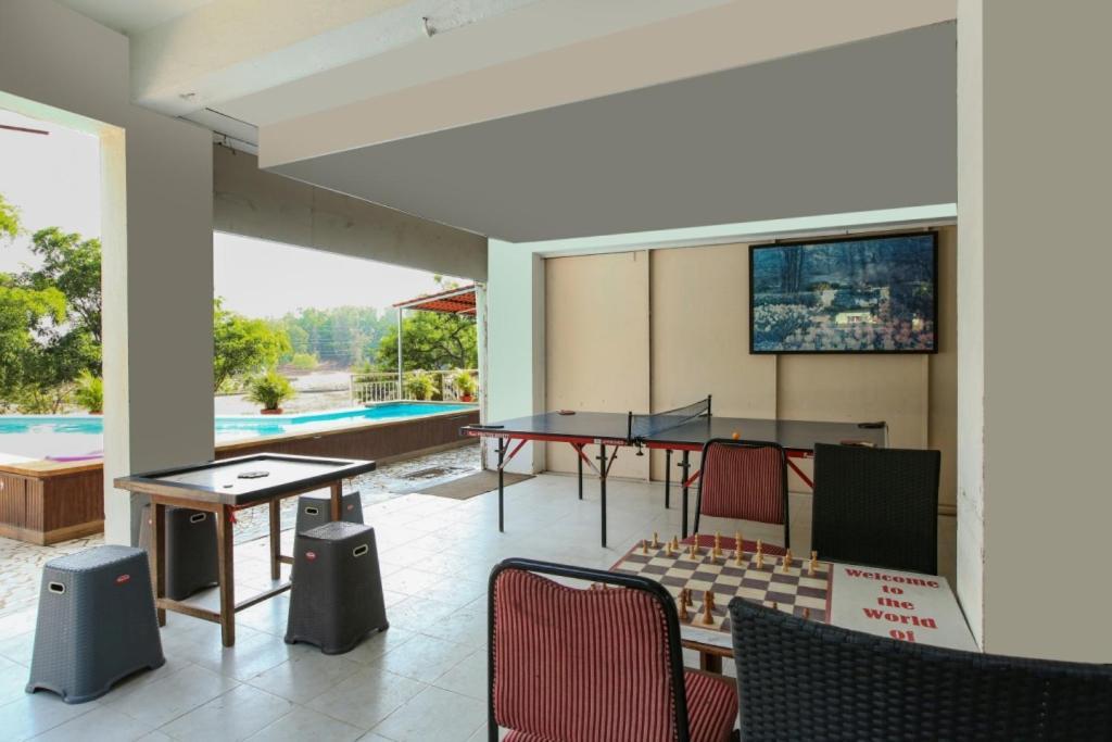 Lake View Resort Lonavala Kültér fotó