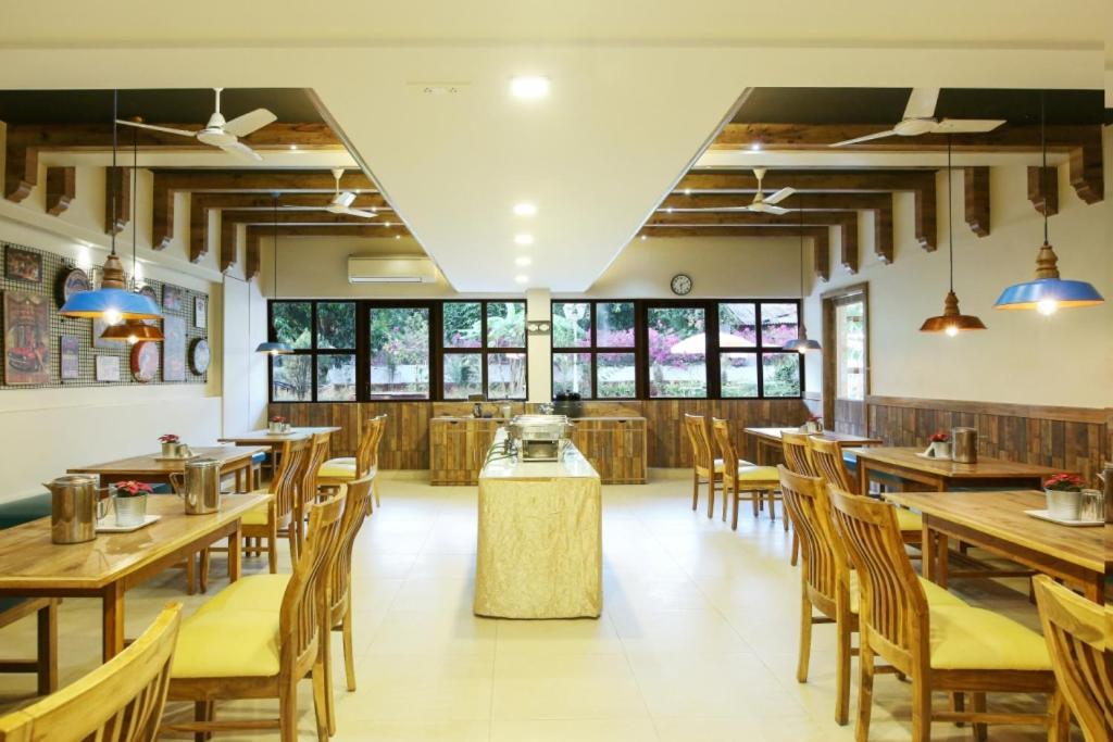 Lake View Resort Lonavala Kültér fotó