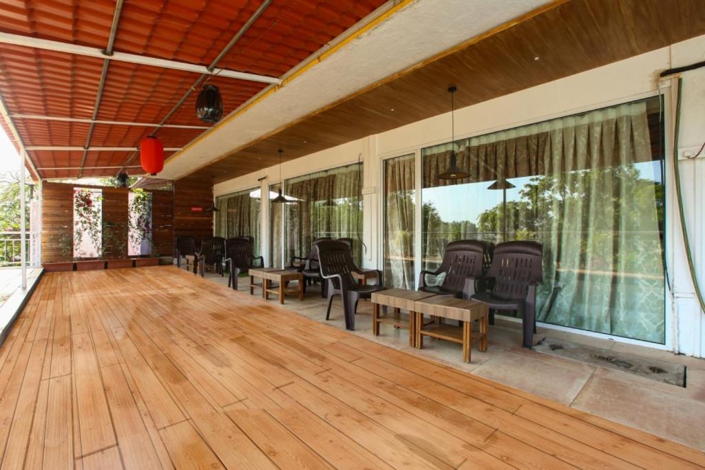 Lake View Resort Lonavala Kültér fotó