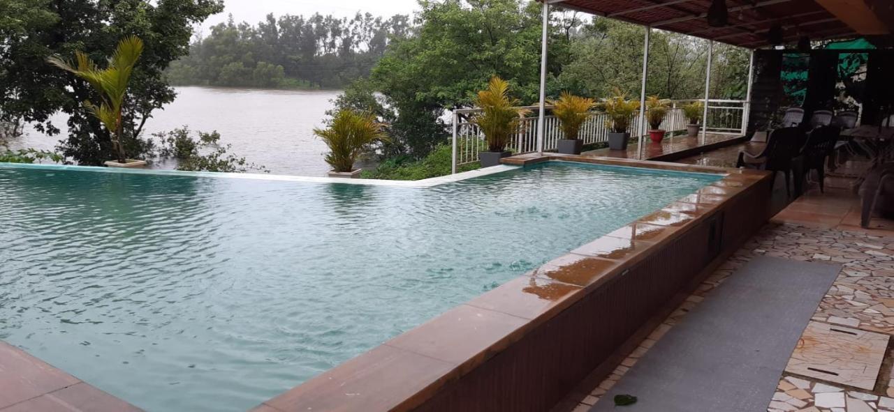 Lake View Resort Lonavala Kültér fotó