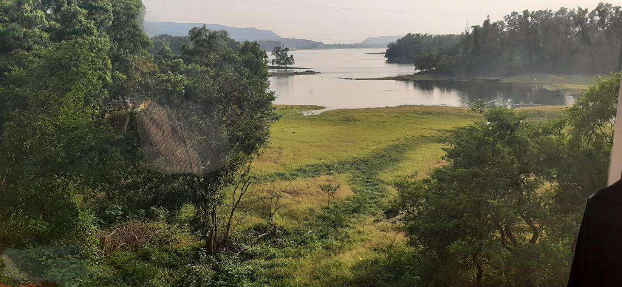 Lake View Resort Lonavala Kültér fotó