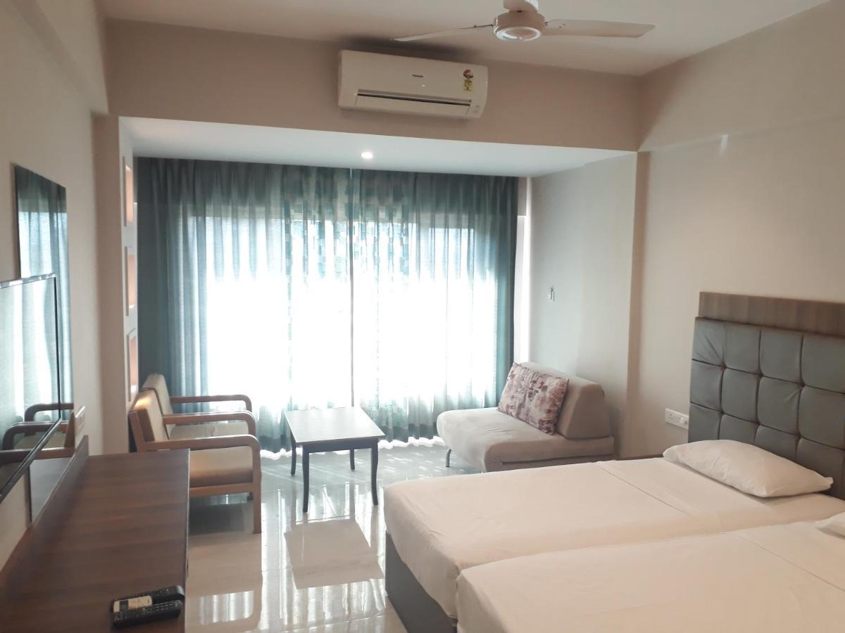 Lake View Resort Lonavala Kültér fotó