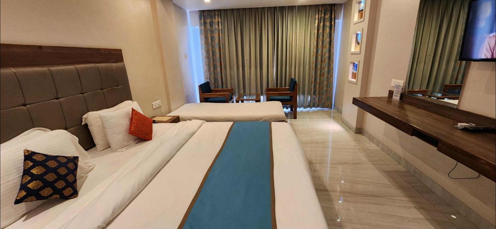 Lake View Resort Lonavala Kültér fotó