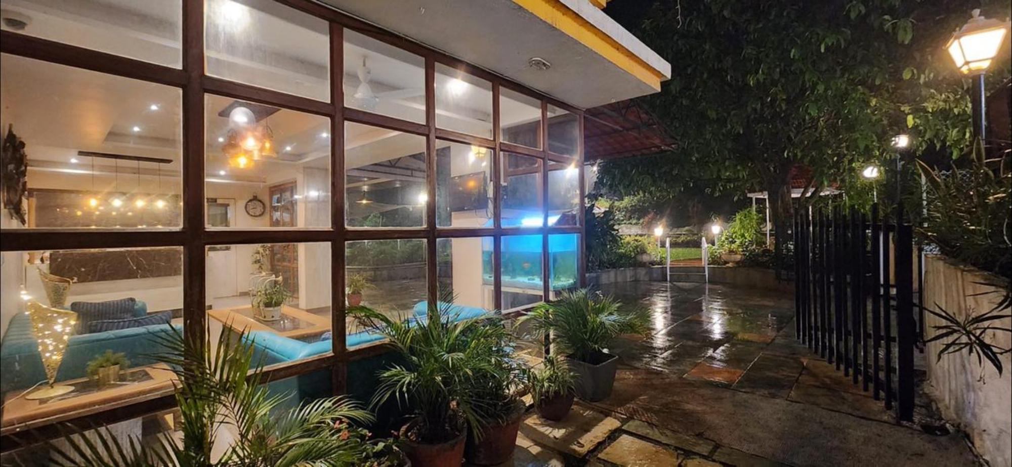 Lake View Resort Lonavala Kültér fotó